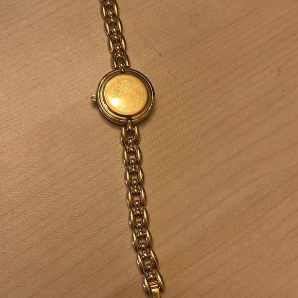 Authentic vintage Gucci watch 5 besel options. - Picture 3 of 5